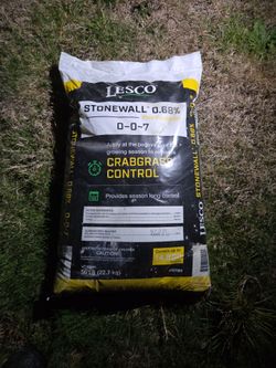 Lesco Stonewall 0.68% Crabgrass Control 50 lb