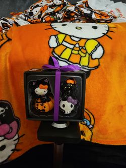 Hello Kitty Salt And Pepper Shakers