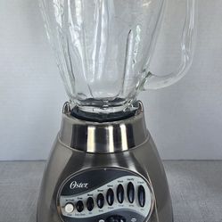 Oster 16-Speed Blender – Clean & Working