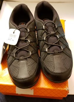 Brand New Woman's SafeTStep Comfort shoes size 8