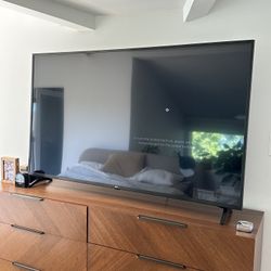 65 Inch LG Flatscreen TV