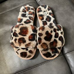 Women Ugg Slides Size 5 