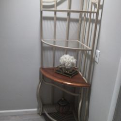Corner Stand