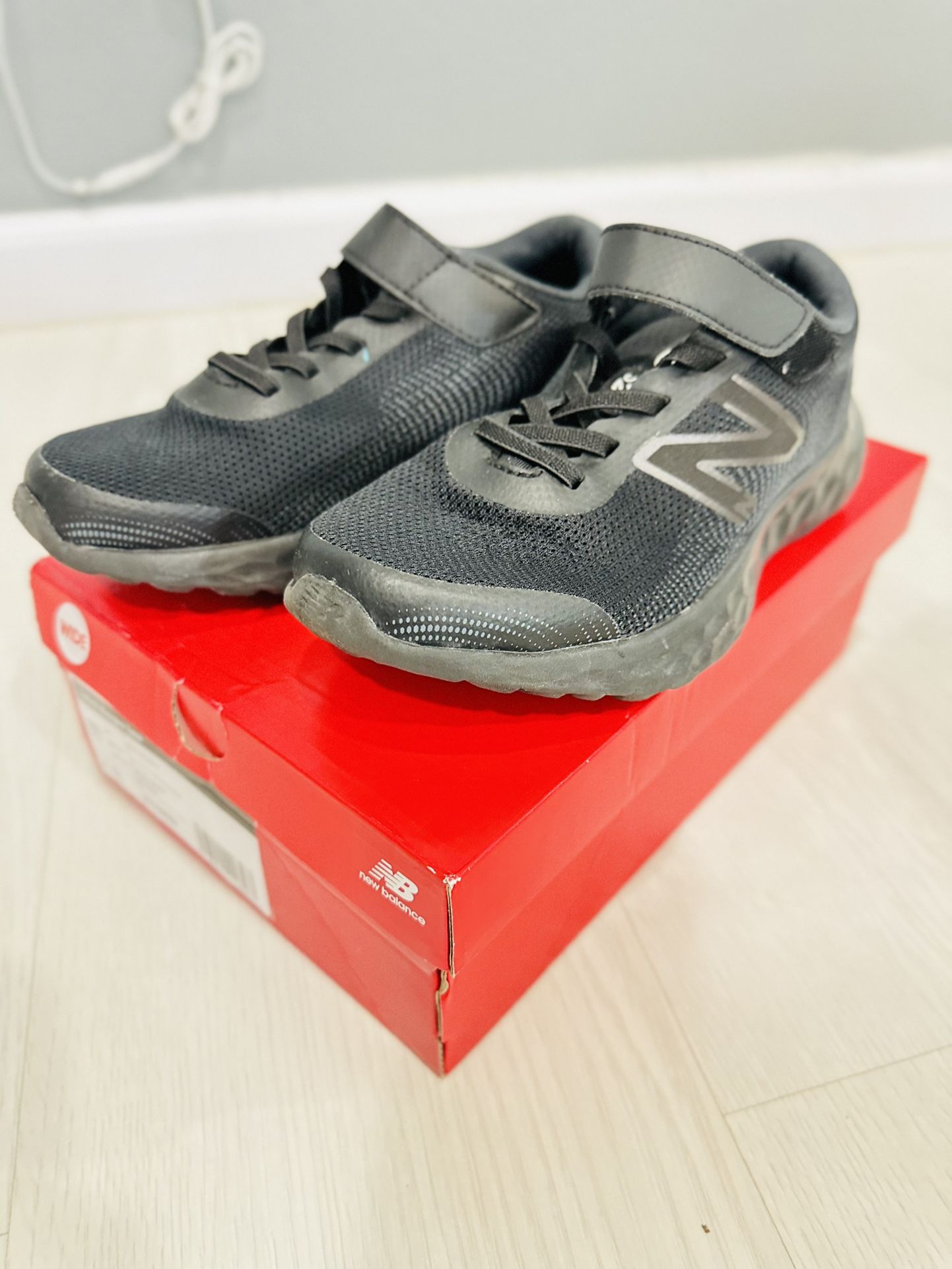 New Balance Boy Shoe wide fit J1.5