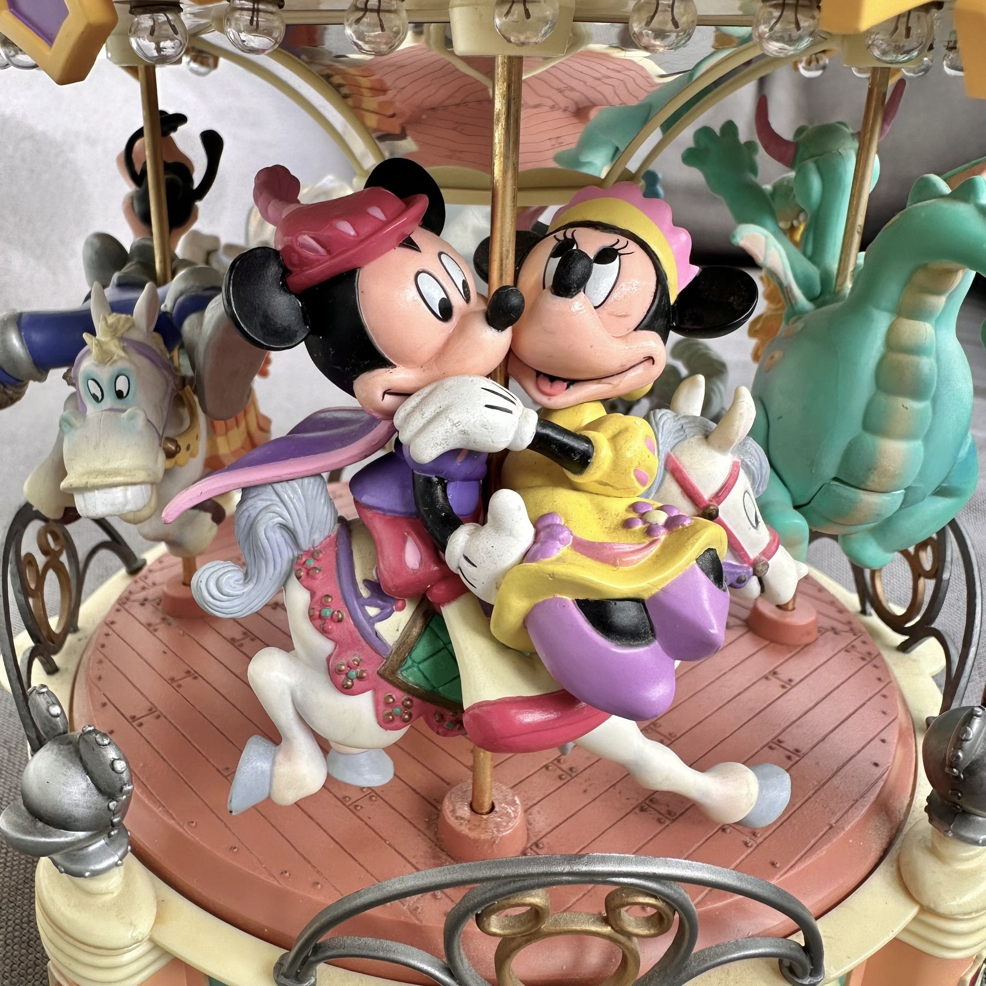 ディズニー メリーゴーランド オブジェ オルゴール ENESCO Sir Mickey