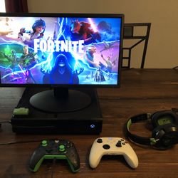 Xbox One With 20” Gaming Monitor And Turtle Beach Headset Included