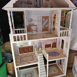 Barbie doll house