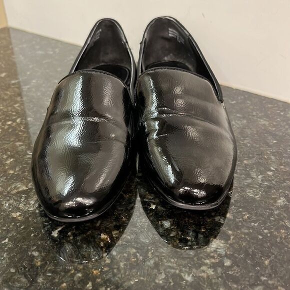 ANN TAYLOR FACTORY BLACK Patent LOAFER FLATS Size 7M