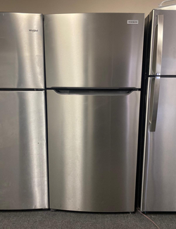 Frigidaire Top Mount Refrigerator in Stainless Steel - Clean Condition with Eventemp