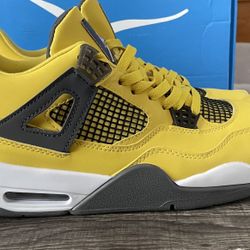 Jordan 4 Lightning size 12. 