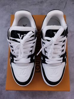 Lv trainer leather trainers Louis Vuitton White size 9 UK in
