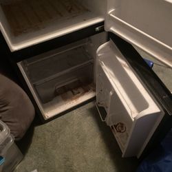 Mini Fridge 