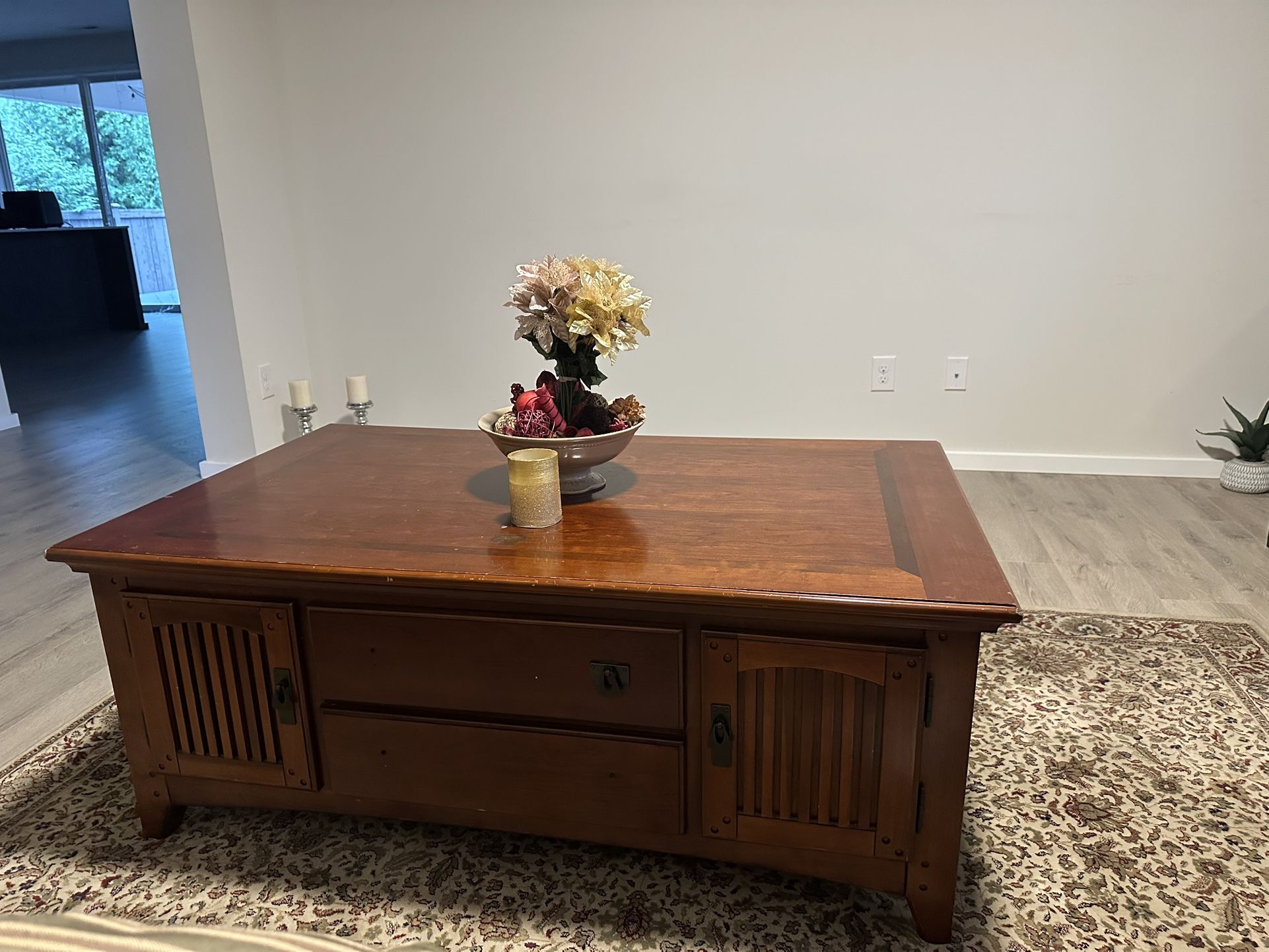 FREE/ Coffee Table 