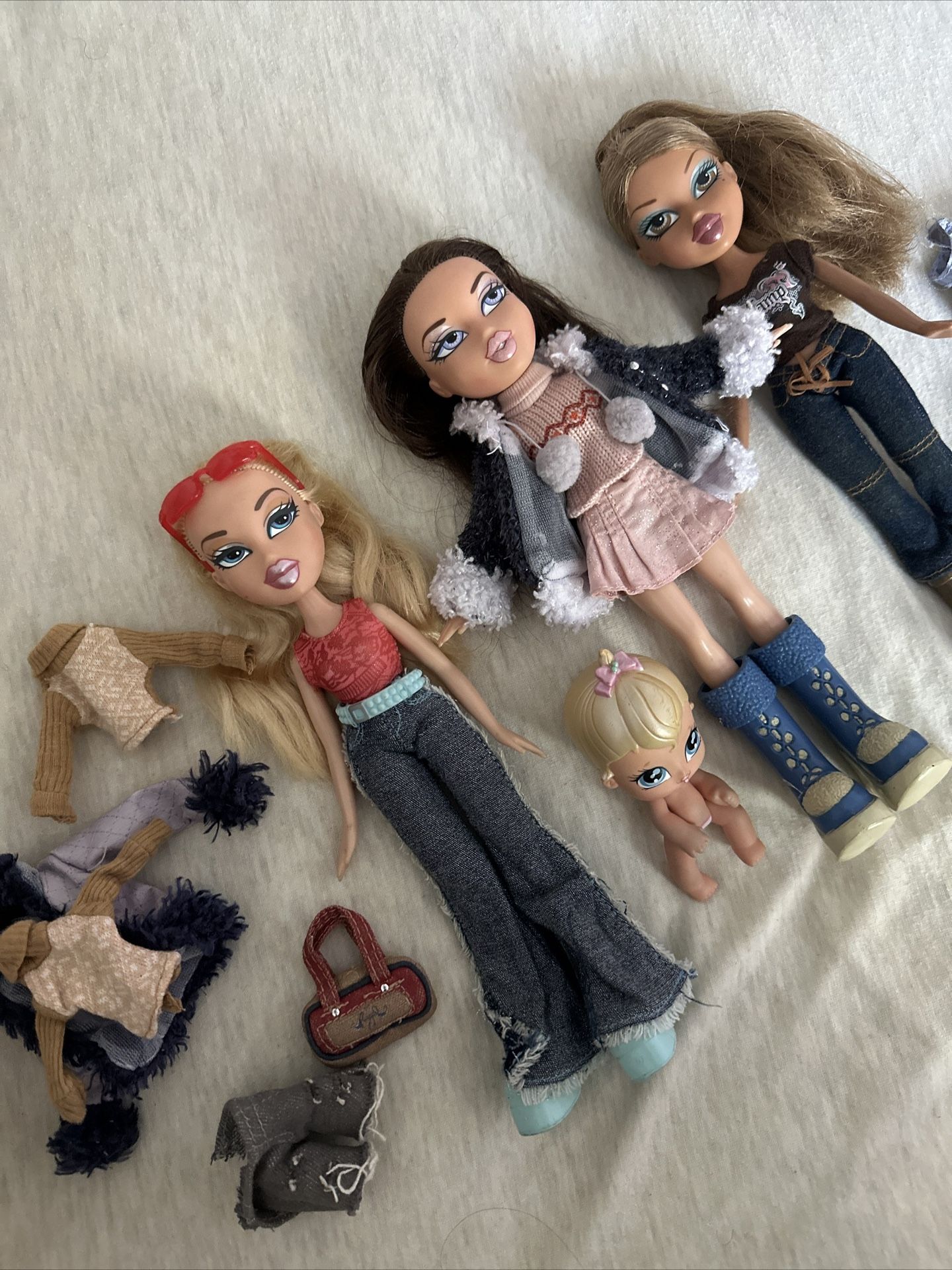 Bratz Vintage Doll Lot MGA 2001 With Outfit And Shoes On
