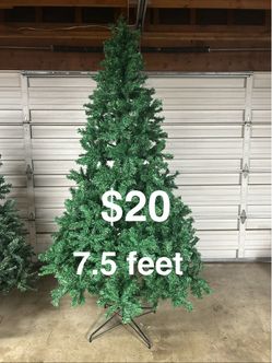 7.5 Foot Artificial Christmas Tree