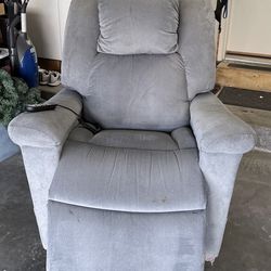 DayDreamer Gray Zero Gravity Lift & Recliner Chair