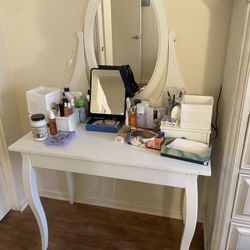 Elegant White Vanity Desk with Mirror – Makeup / Bedroom Vanity Set