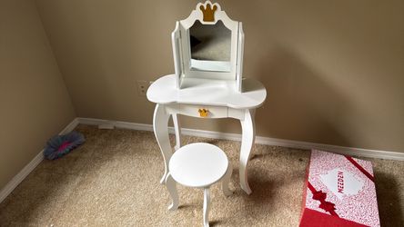 Child’s  vanity