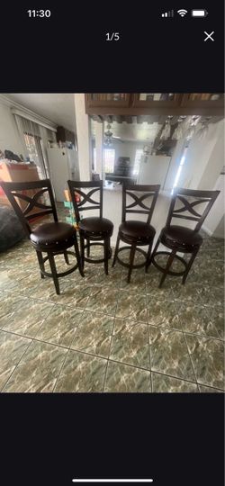 Stools buenas condiciones  cuatro por 220