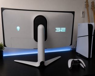 Alienware monitor and PS5