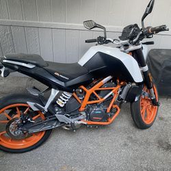 2016 KTM Duke 390