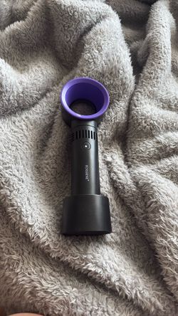 Handheld eyelash extension dryer