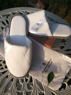 4 Seasons Tokyo- slippers 🇯🇵slides