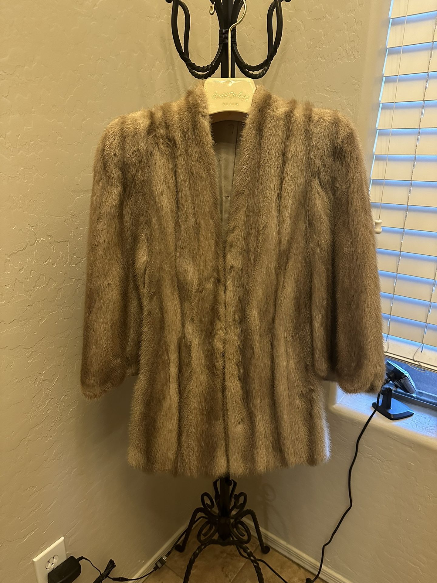 Vintage Honey Brown Medium Mink Fur Stole/Shawl
