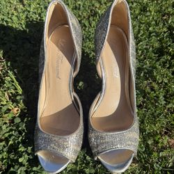 Lulu Townsend Silver Glitter Peep Toe Heels Size 6M