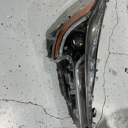 2020 2021 Toyota Corolla Headlight Right/Passenger/RH Side LED OEM