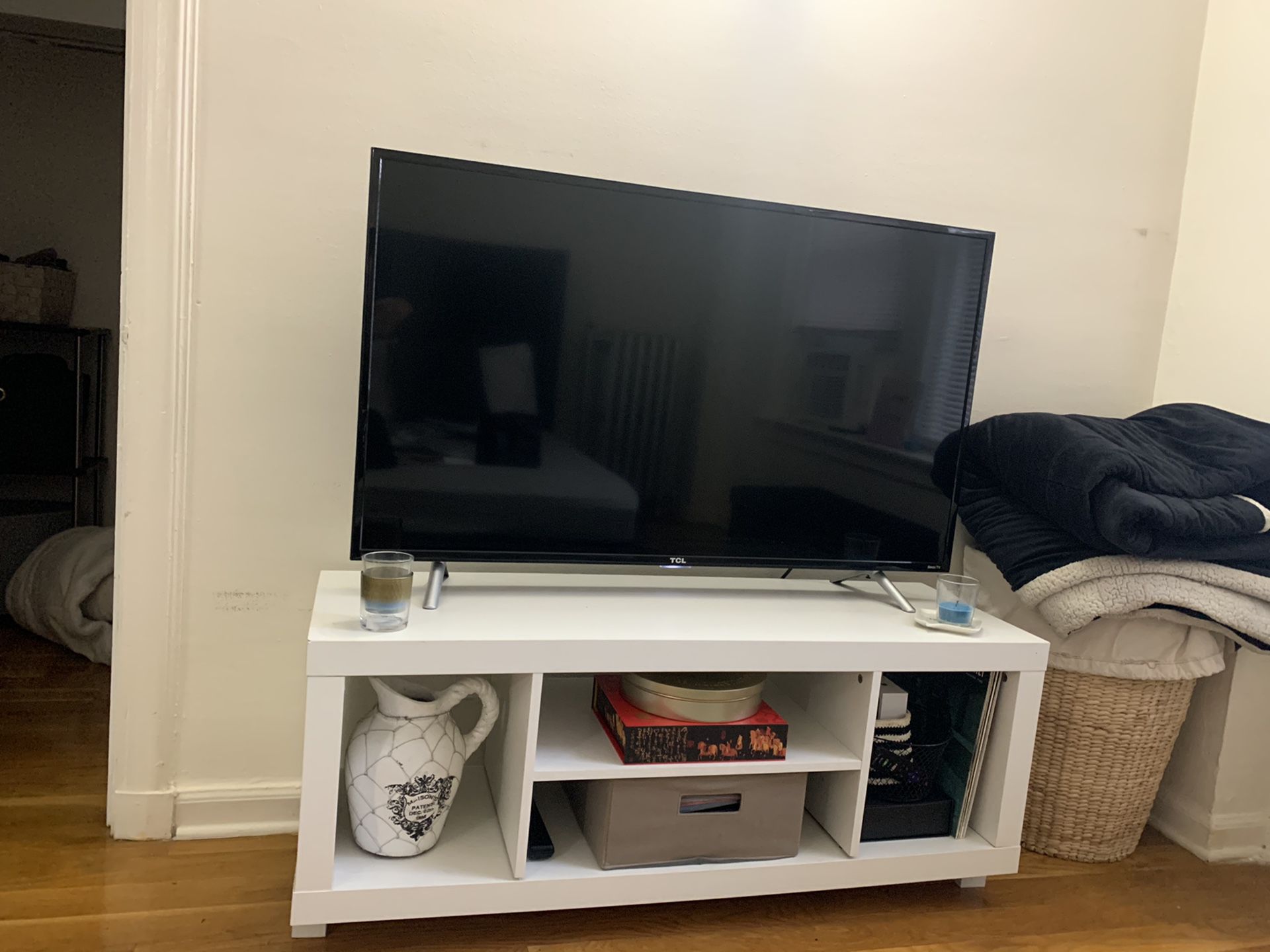 Tv stand (also a wall table or coffee table) for sale! (Getting all different furniture for the apartment)