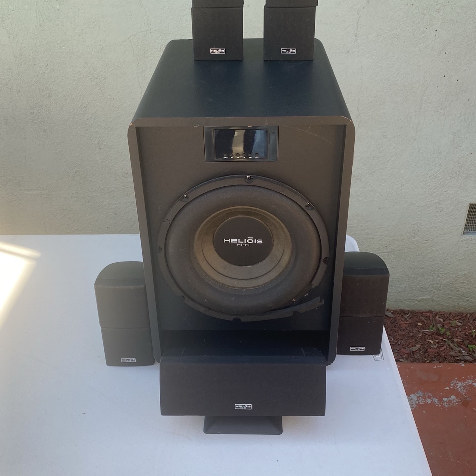 HELIŌIS HI-FI SURROUND SOUND SYSTEM $225 /trade?