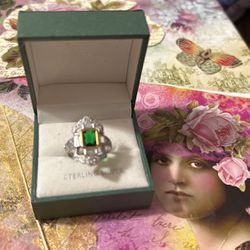 Gorgeous! Sterling Silver Victorian Ring With Green Emerald Stone And White Diamond Sapphire Stones 