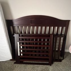 Crib /Toddler Bed /Day Bed