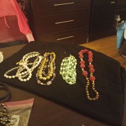 Vintage Necklace Lot 