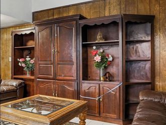 Entertainment center