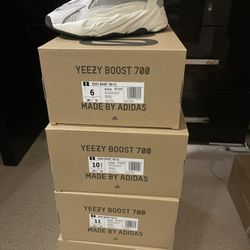 Adidas Yeezy 700 V2 Static Size 6, 10.5(Sold),11(Sold),12M