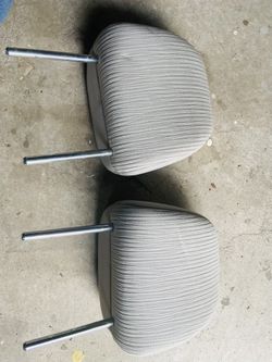 06-09 Toyota Venza back seat heads