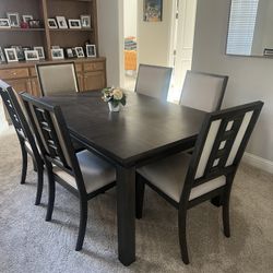 Dinner Table W/ 6 Chairs And Leaf Attached 