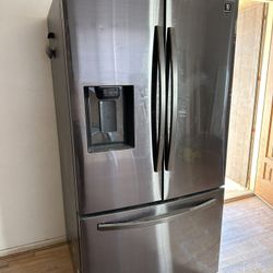 Samsung Refrigerator With French Doors For Sale