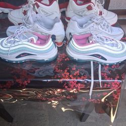 Size 9 Jordands 250 Airmax 7 100 Red And Black Jordans 8 200 Nike Shox 90 Size8