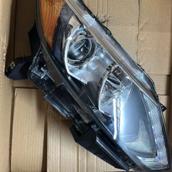 Passenger Headlight For 2017 2018 2019 Nissan Rogue Sport Damaged Bracket