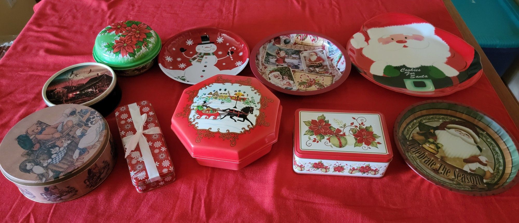 10 Christmas Tins and Trays