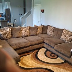 Big Comfortable Sectional Couch