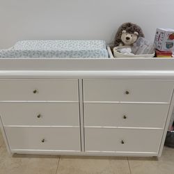 White Nursery set