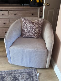 Brand new accent chair