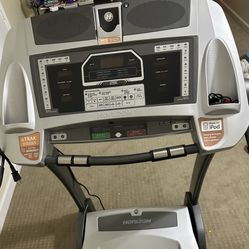 Horizon t900 online treadmill