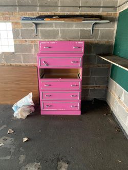 DRESSER