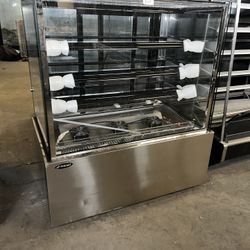Fricool Refrigerated Bakery Display Case