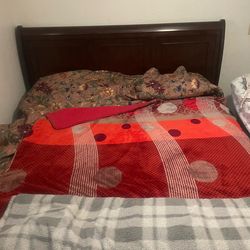 Nice 6 Piece Bedroom Set And Mattresses